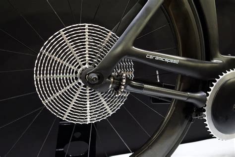 Chainless bikepercent22percent20jscontrollerpercent22m9mgycpercent22percent20jsnamepercent22qoik6epercent22percent20jsactionpercent22rcuq6b npt2md - To free cyclists from this annoying task, the Danish startup Ceramicspeed has launched Driven, the first “exemplar” of a chainless bicycle, on the market. This is a real revolution for the two-wheeler industry. Unlike traditional bikes, Driven has no chain or front derailleur but has a bearing drive system very similar to that of roller skates.